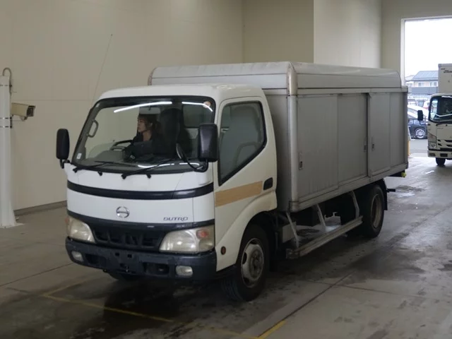 Hino Dutro  с аукциона в Японии