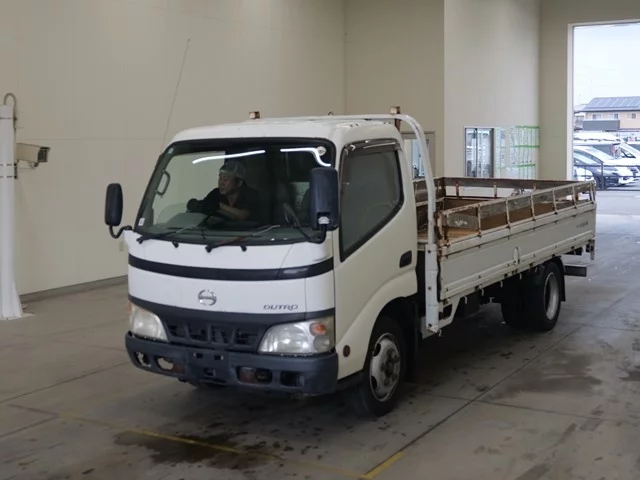 Hino Dutro  с аукциона в Японии