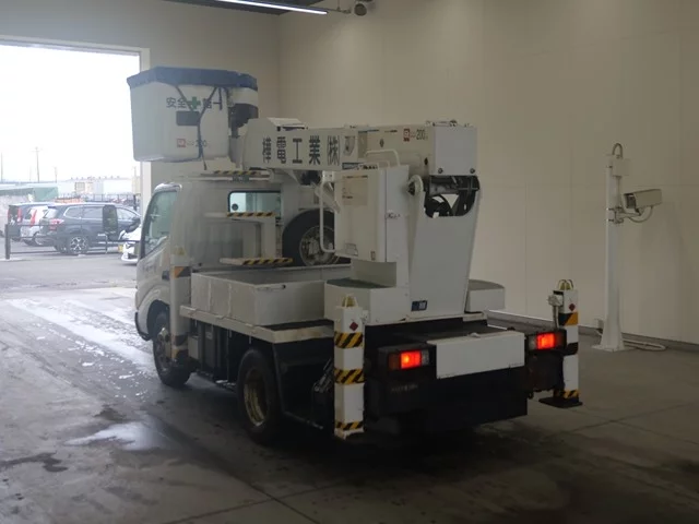Hino Dutro  с аукциона в Японии