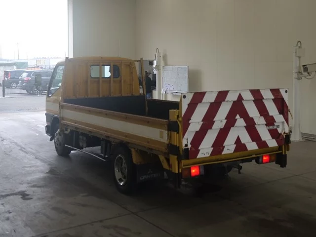Mitsubishi Fuso Canter  с аукциона в Японии
