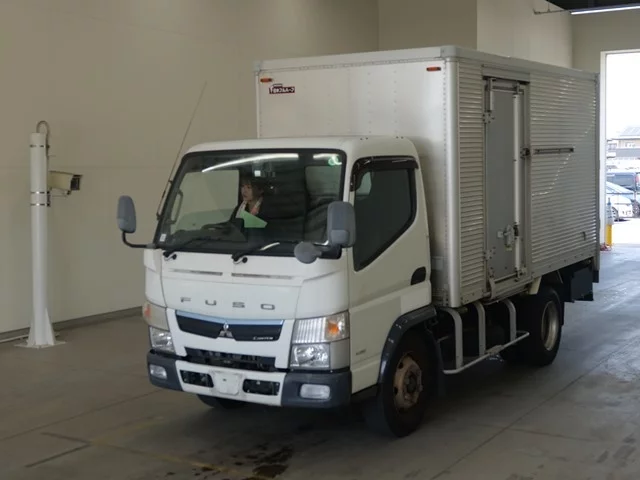 Mitsubishi Fuso Canter  с аукциона в Японии