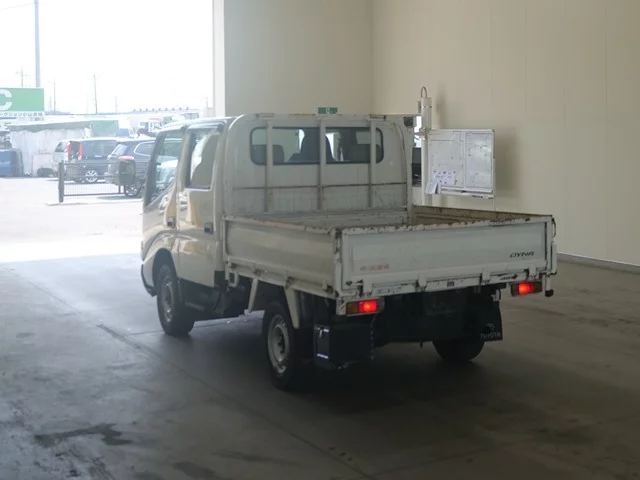 Toyota Dyna  с аукциона в Японии