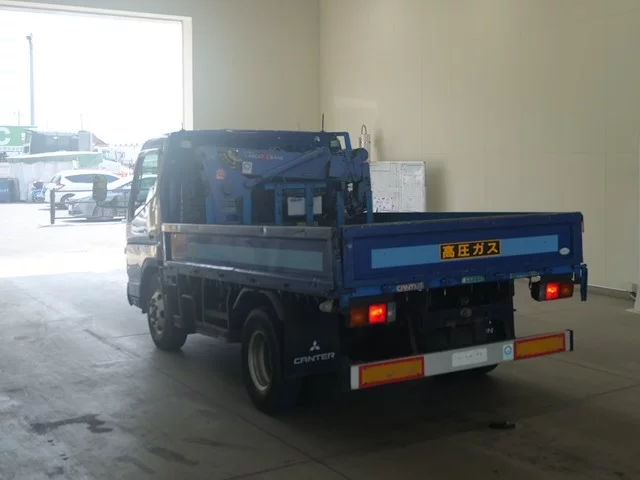 Mitsubishi Fuso Canter  с аукциона в Японии