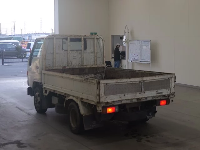 Toyota ToyoAce  с аукциона в Японии