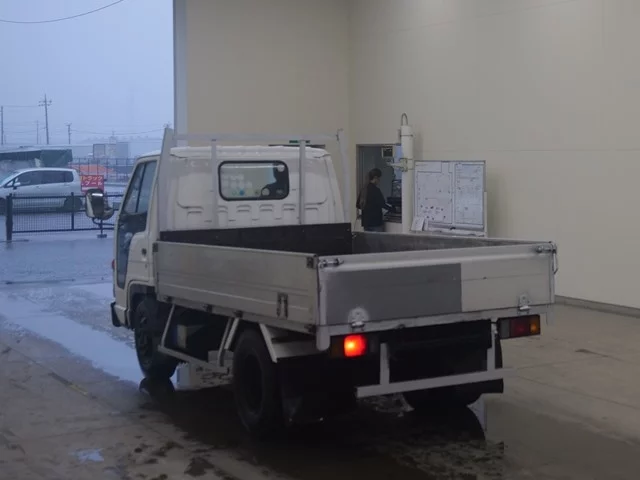 Isuzu Elf  с аукциона в Японии