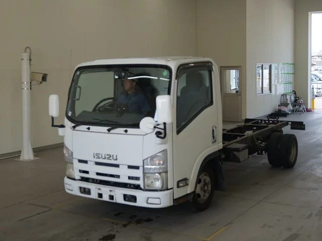 Isuzu Elf  с аукциона в Японии