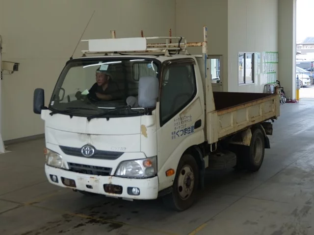 Toyota Dyna  с аукциона в Японии