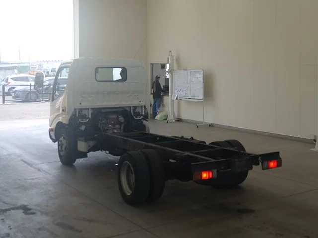 Hino Dutro  с аукциона в Японии