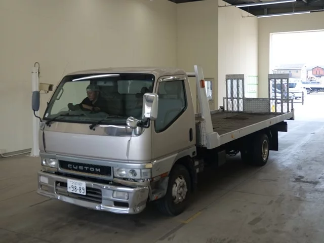 Mitsubishi Fuso Canter  с аукциона в Японии