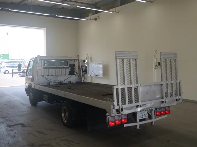 Mitsubishi Fuso Canter  с аукциона в Японии