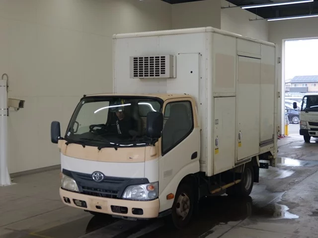 Toyota Dyna  с аукциона в Японии