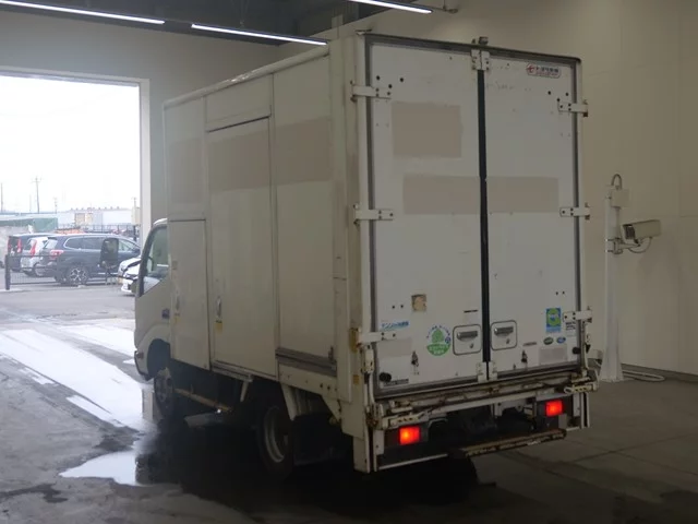 Toyota Dyna  с аукциона в Японии