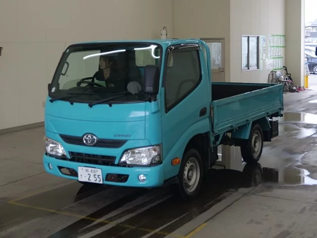 Toyota Dyna  с аукциона в Японии