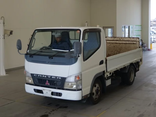 Mitsubishi Fuso Canter  с аукциона в Японии