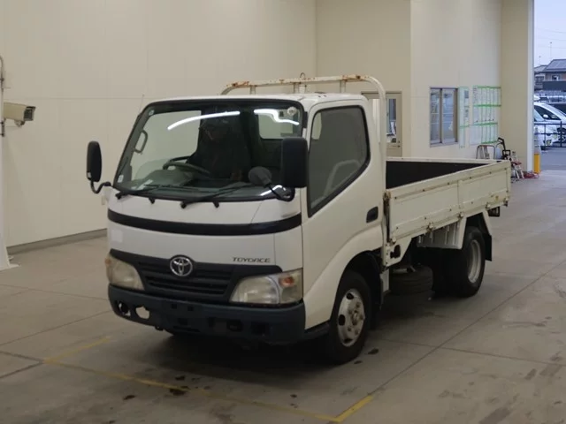 Toyota ToyoAce  с аукциона в Японии