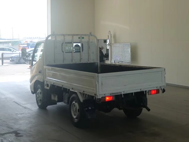 Toyota Dyna  с аукциона в Японии
