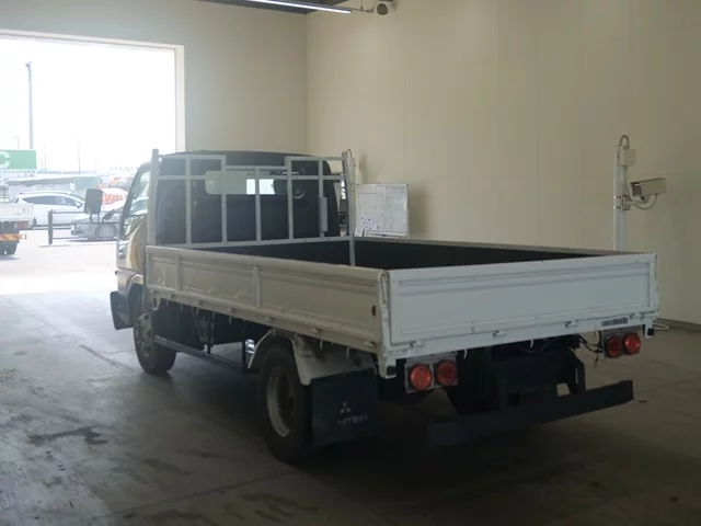 Mitsubishi Fuso Canter  с аукциона в Японии