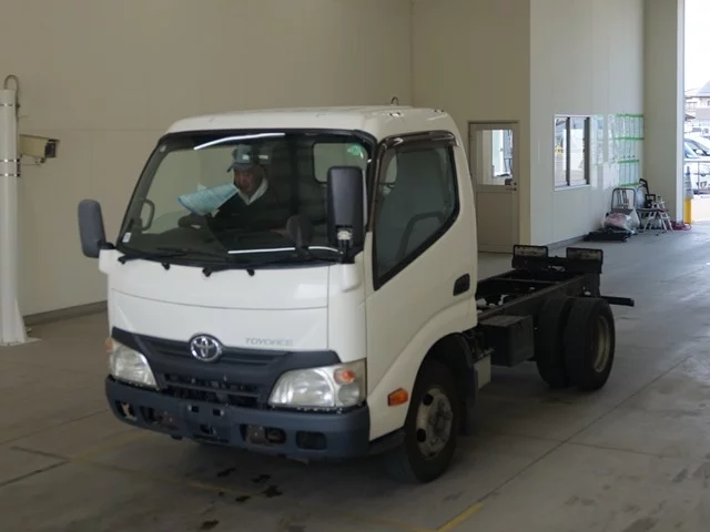 Toyota ToyoAce  с аукциона в Японии
