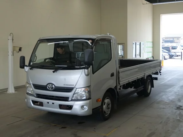 Toyota ToyoAce  с аукциона в Японии