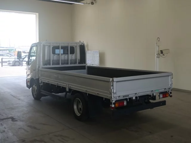 Toyota ToyoAce  с аукциона в Японии