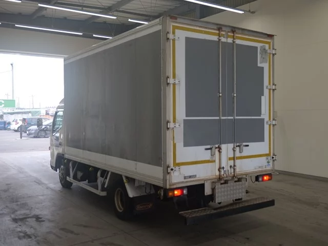 Mitsubishi Fuso Canter  с аукциона в Японии