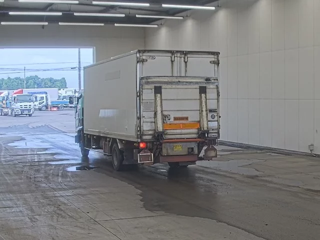 Isuzu Forward  с аукциона в Японии
