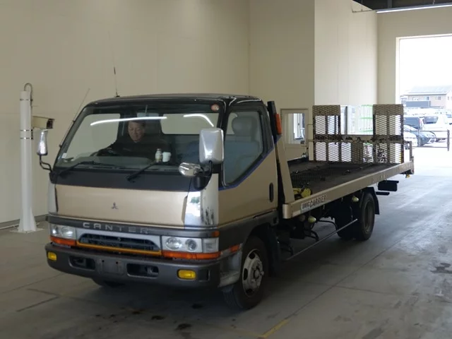 Mitsubishi Fuso Canter  с аукциона в Японии