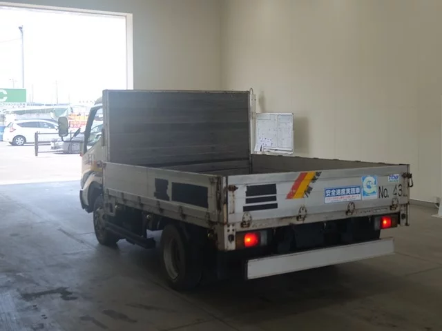 Hino Dutro  с аукциона в Японии