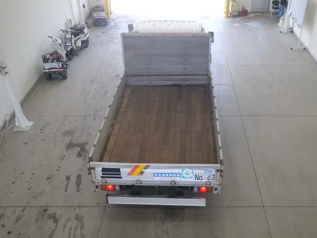 Hino Dutro  с аукциона в Японии