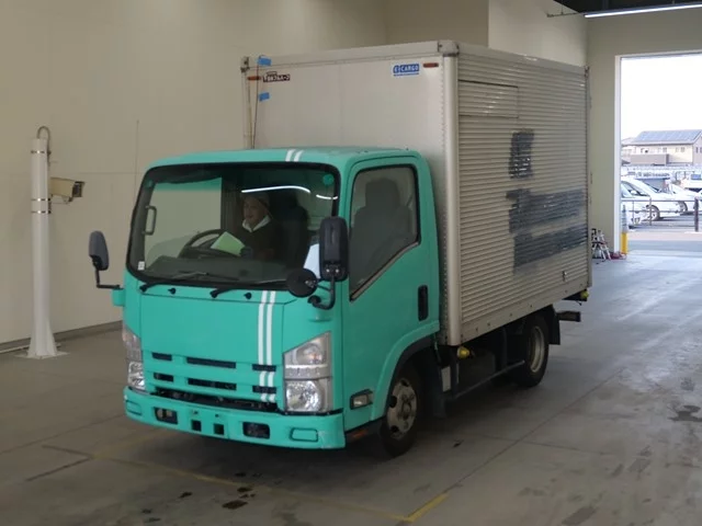Isuzu Elf  с аукциона в Японии