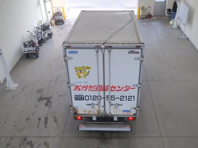 Isuzu Elf  с аукциона в Японии