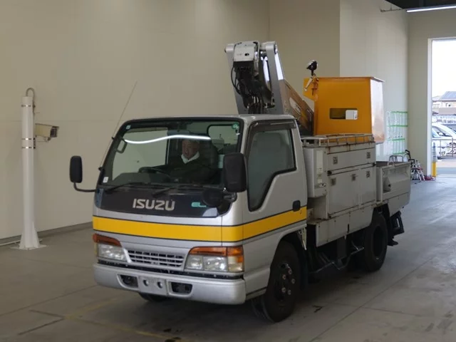 Isuzu Elf  с аукциона в Японии