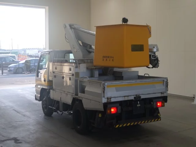 Isuzu Elf  с аукциона в Японии