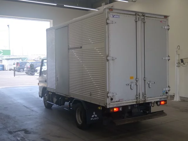 Mitsubishi Fuso Canter  с аукциона в Японии