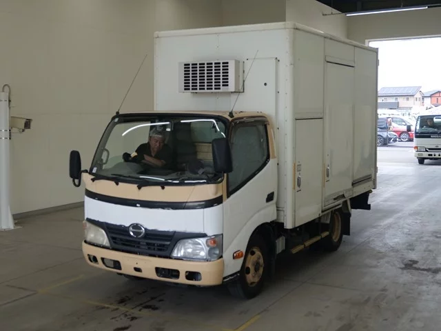 Hino Dutro  с аукциона в Японии