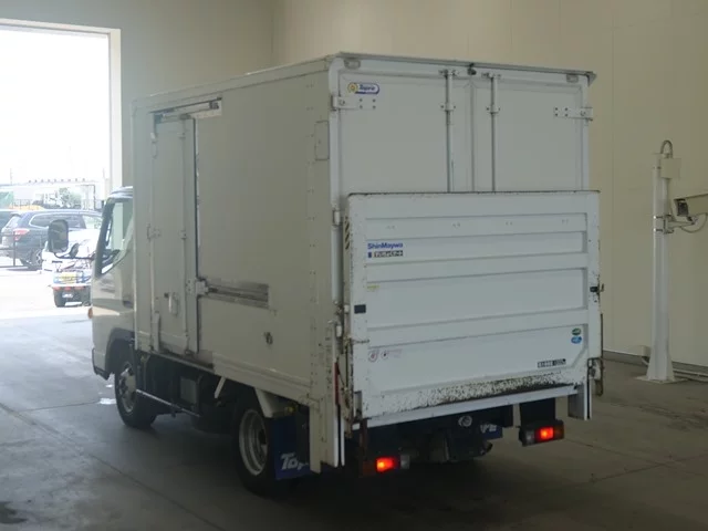 Mitsubishi Fuso Canter  с аукциона в Японии