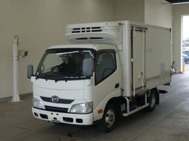 Hino Dutro  с аукциона в Японии
