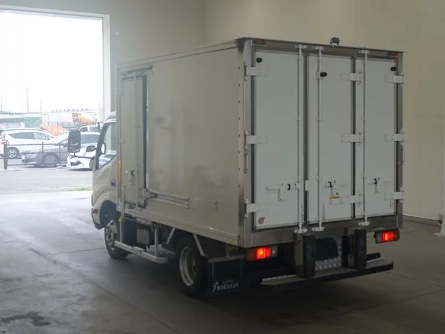 Hino Dutro  с аукциона в Японии