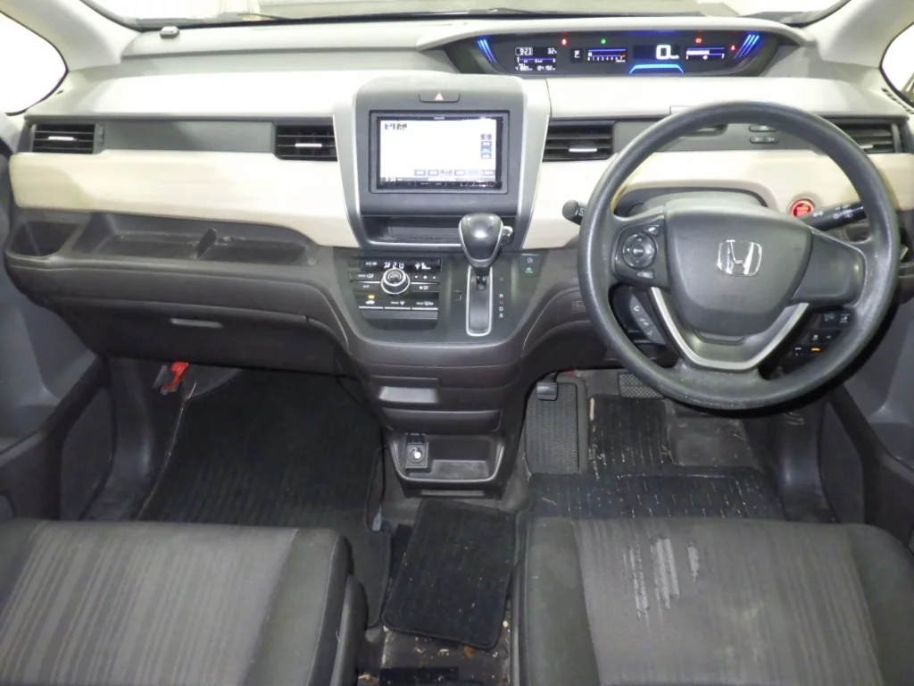 Honda Freed  с аукциона в Японии