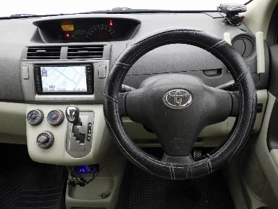 Toyota Passo Sette