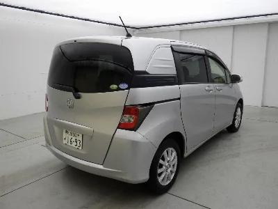 Honda Freed Spike
