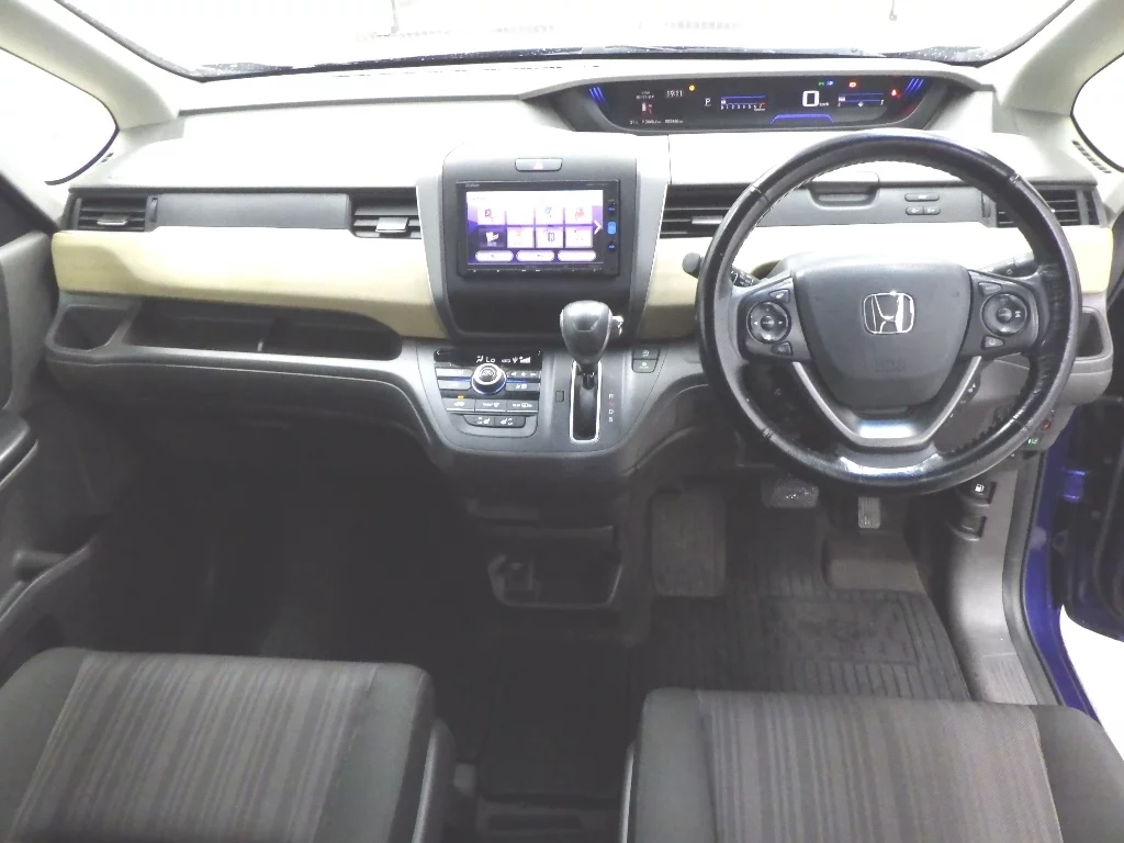 Honda Freed  с аукциона в Японии