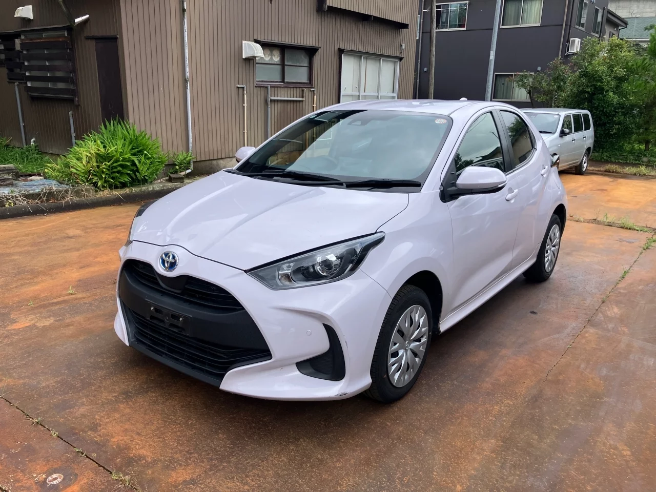Toyota Yaris  с аукциона в Японии
