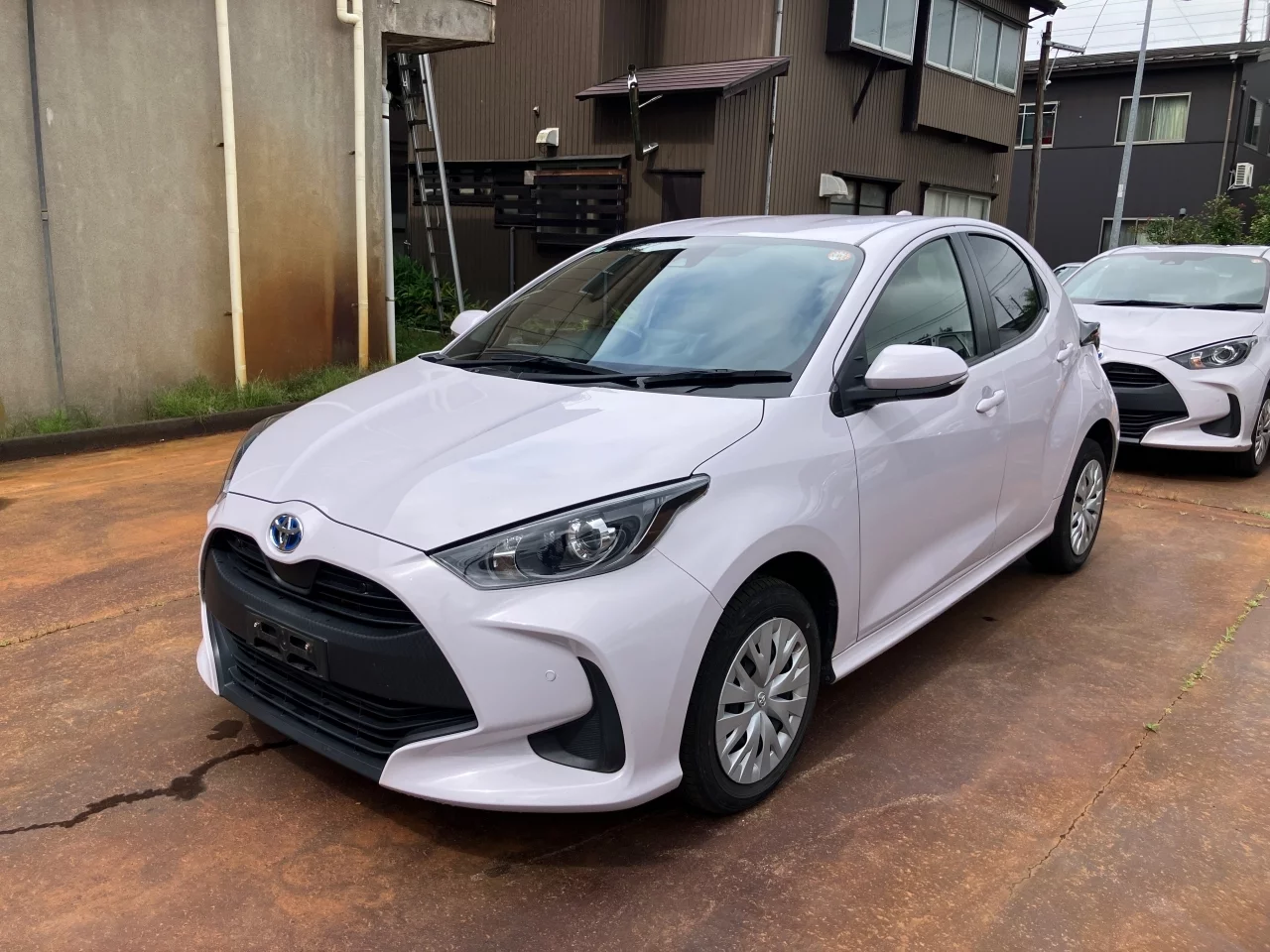 Toyota Yaris  с аукциона в Японии