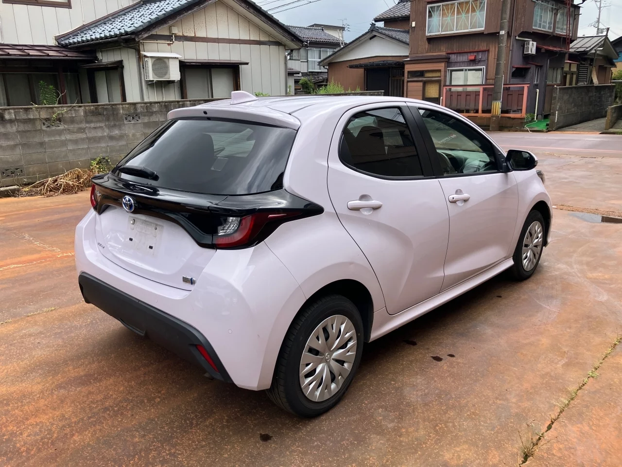 Toyota Yaris  с аукциона в Японии