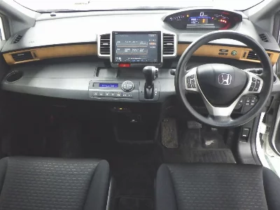 Honda Freed Spike