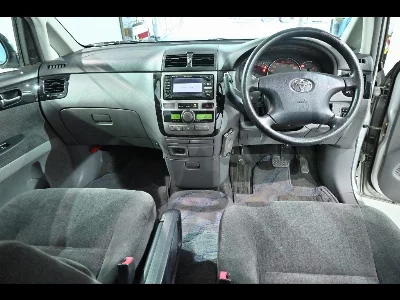 Toyota Ipsum