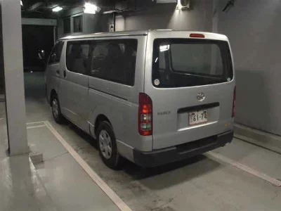 Toyota HiAce Van