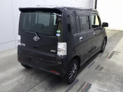 Toyota Pixis Space