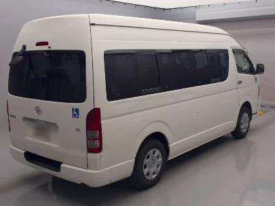 Toyota HiAce Commuter